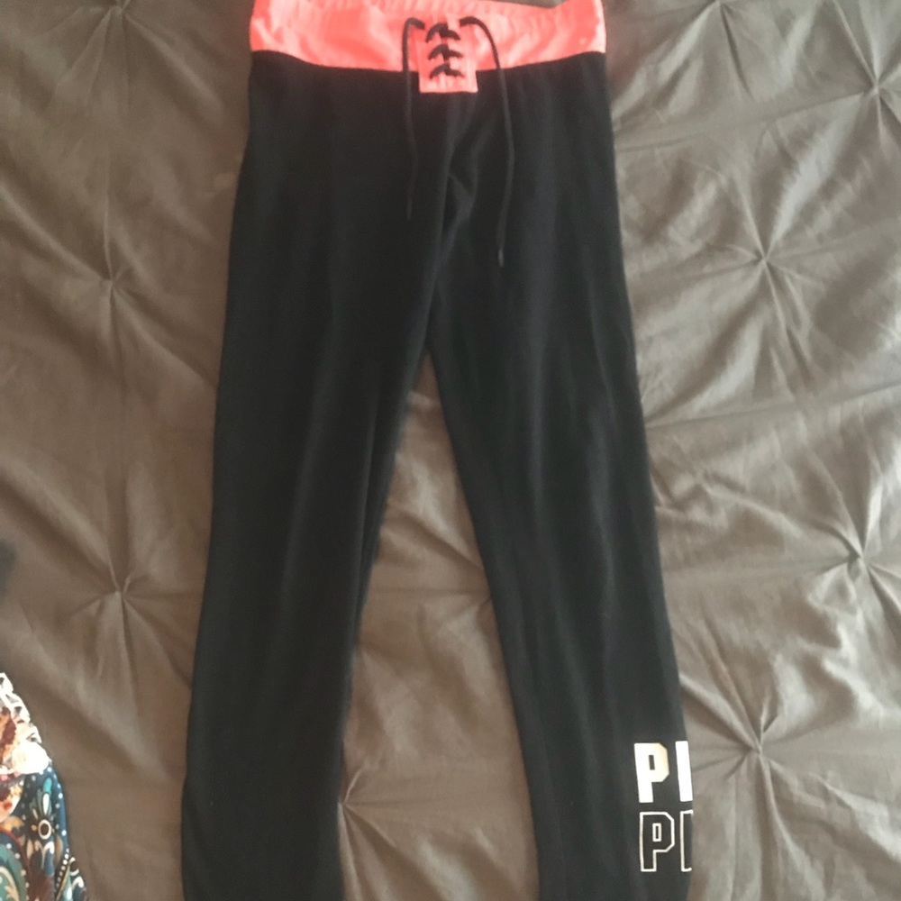 Victoria’s Secret Pink yoga leggings